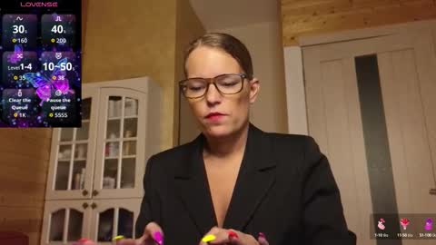 Snapshot of findom_lady_shine chatting on September 15, 6:42 pm Lady online show from September 15, 6:42 pm
