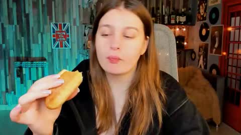 fiora online show from January 18, 7:06 am