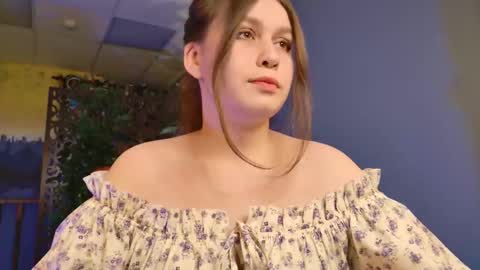 fiora online show from December 15, 2:24 pm