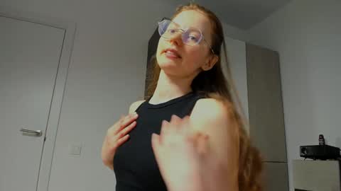 Snapshot of fire_luna chatting on February 10, 9:58 am fire_luna online show from February 10, 9:58 am