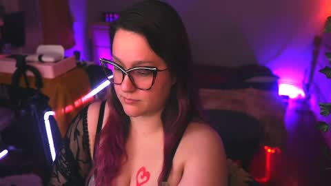 Lio Roxy online show from April 9, 3:10 am