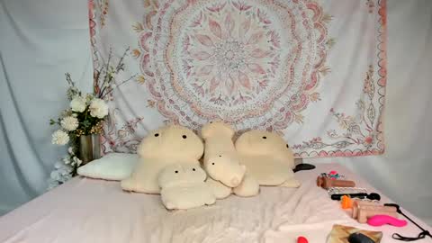 Megan NEW twitter fit amer girl online show from April 1, 9:34 pm