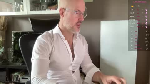 Snapshot of fit_rubinho chatting on October 2, 8:46 am Rubn online show from October 2, 8:46 am