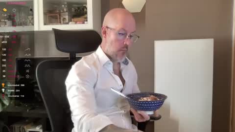 Snapshot of fit_rubinho chatting on February 12, 3:38 pm Rubn online show from February 12, 3:38 pm