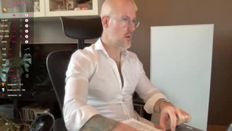 Snapshot of fit_rubinho chatting on January 9, 1:35 pm Rubn online show from January 9, 1:35 pm