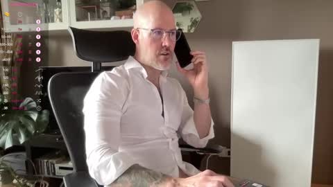 Snapshot of fit_rubinho chatting on February 19, 9:06 am Rubn online show from February 19, 9:06 am