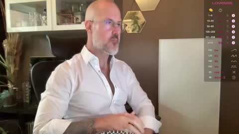 Snapshot of fit_rubinho chatting on October 16, 7:41 am Rubn online show from October 16, 7:41 am