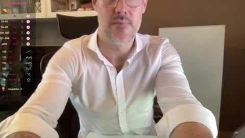 Snapshot of fit_rubinho chatting on January 9, 9:06 am Rubn online show from January 9, 9:06 am