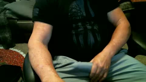 Snapshot of fitguy40 chatting on December 6, 8:23 pm fitguy40 online show from December 6, 8:23 pm