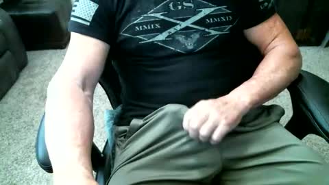 Snapshot of fitguy40 chatting on October 15, 6:53 pm fitguy40 online show from October 15, 6:53 pm