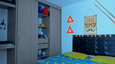 Elias Valencia online show from March 2, 7:45 pm