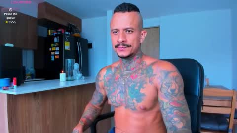 Elias Valencia online show from October 12, 4:53 pm