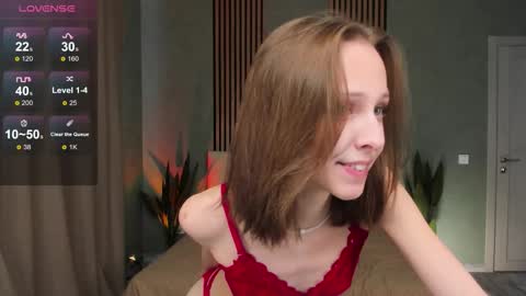 Snapshot of fixielu chatting on October 13, 10:06 am im Linda please give me thumbs up online show from October 13, 10:06 am