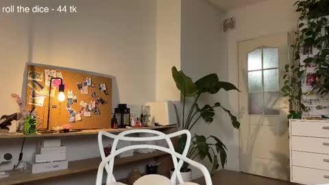 Eva online show from February 16, 5:04 pm