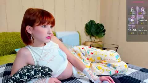 Snapshot of flatter_shy chatting on October 9, 9:15 am Diana online show from October 9, 9:15 am