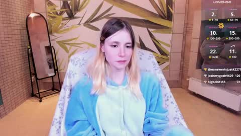 FlexiMona online show from April 18, 7:58 pm