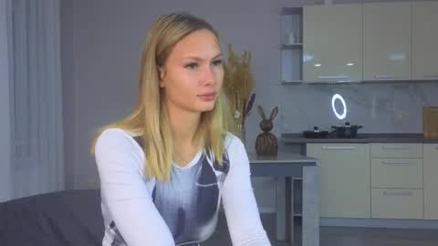 Doloras online show from October 2, 7:23 pm