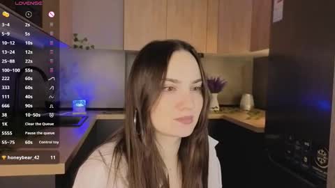 Doloras online show from October 31, 7:31 am