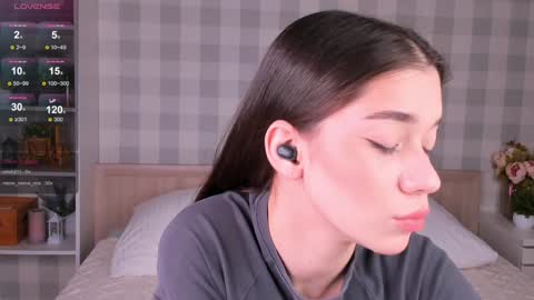 Snapshot of flirtykitty_ chatting on January 27, 3:26 am Emely online show from January 27, 3:26 am