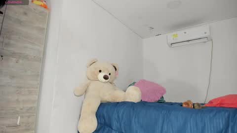    online show from November 18, 6:05 am