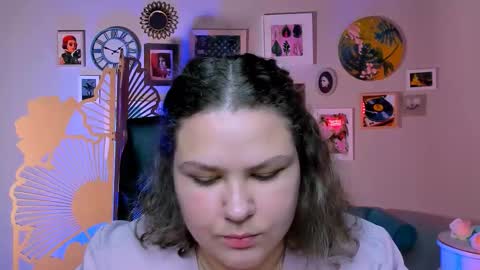 Snapshot of florenceanderson_ chatting on September 23, 9:14 am florenceanderson_ online show from September 23, 9:14 am