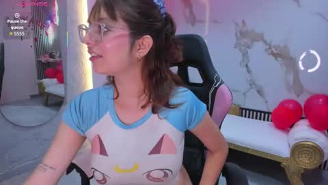 Snapshot of flower_dulce chatting on October 7, 12:45 pm Dulce online show from October 7, 12:45 pm
