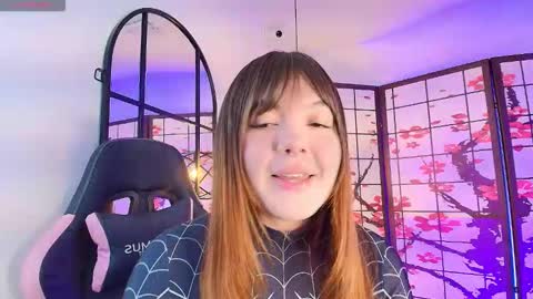  FLUFFY BUBBLE  online show from March 18, 4:18 am