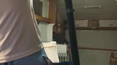 independent model online show from April 16, 6:30 pm