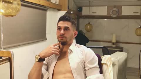 independent model online show from March 14, 6:56 pm