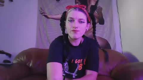 Snapshot of forestdarling chatting on October 1, 4:28 pm forestdarling online show from October 1, 4:28 pm