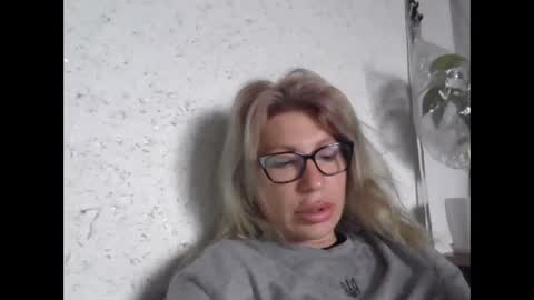 fox_red_lady7 online show from April 8, 7:44 am