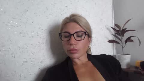 Snapshot of fox_red_lady7 chatting on September 11, 7:09 am fox_red_lady7 online show from September 11, 7:09 am