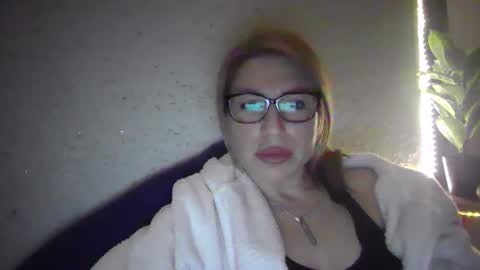 Snapshot of fox_red_lady7 chatting on March 12, 8:41 pm fox_red_lady7 online show from March 12, 8:41 pm