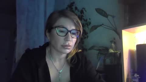 Snapshot of fox_red_lady7 chatting on March 3, 6:35 pm fox_red_lady7 online show from March 3, 6:35 pm