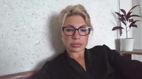 Snapshot of fox_red_lady7 chatting on September 25, 6:53 am fox_red_lady7 online show from September 25, 6:53 am