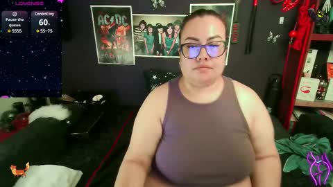 Snapshot of foxxbell chatting on February 11, 12:15 pm foxxbell online show from February 11, 12:15 pm