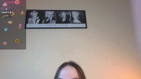 Snapshot of foxxy_girl_ chatting on September 29, 12:26 pm andice online show from September 29, 12:26 pm