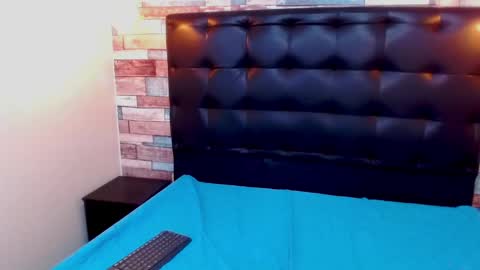 Snapshot of foxy_ella chatting on December 23, 6:15 pm Ella online show from December 23, 6:15 pm