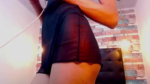 Snapshot of foxy_ella chatting on December 14, 6:52 pm Ella online show from December 14, 6:52 pm