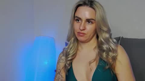 Foxy Kimmi online show from February 13, 8:50 am