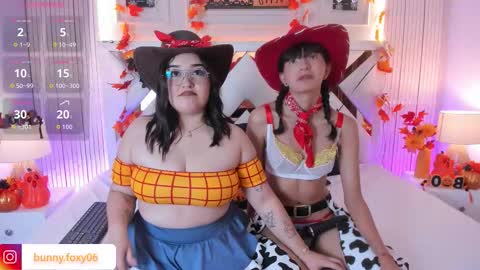 Snapshot of foxybuny chatting on October 18, 12:48 am FOXY AND BUNNY online show from October 18, 12:48 am
