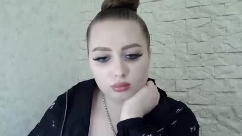 Alice online show from December 1, 6:28 pm