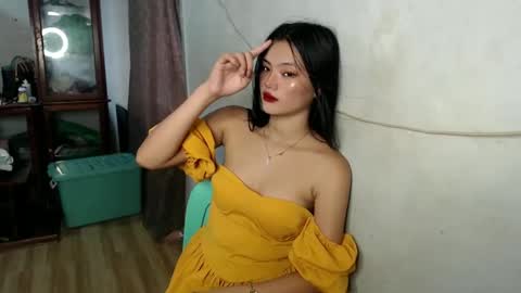 Snapshot of foxygoddess19 chatting on January 4, 4:01 am foxygoddess19 online show from January 4, 4:01 am