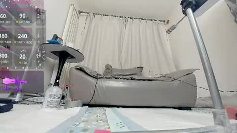 yiyi online show from March 23, 11:59 am