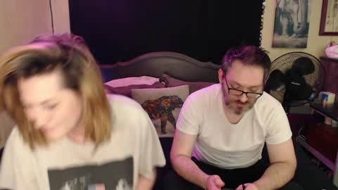 Snapshot of foxymalloryknoxy69 chatting on December 3, 6:22 pm Mallory Koxx online show from December 3, 6:22 pm