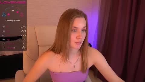 Snapshot of foxyykate chatting on December 28, 10:47 am Kate online show from December 28, 10:47 am