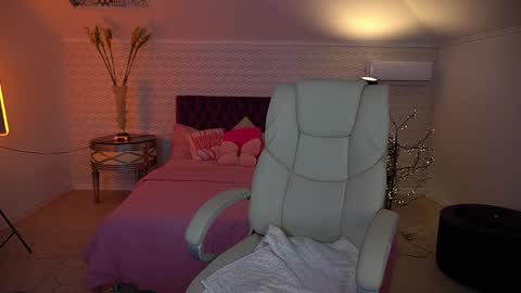 Kate online show from April 2, 8:27 pm