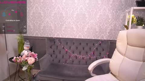 Snapshot of foxyykate chatting on December 9, 9:48 pm Kate online show from December 9, 9:48 pm