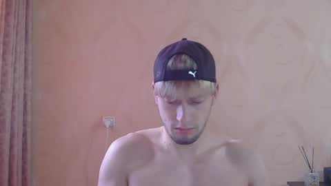 frame_tamer888 online show from May 10, 12:55 pm