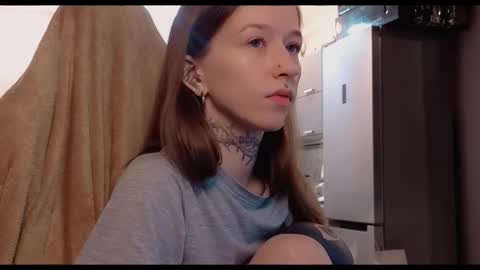 fran_bow online show from December 1, 2:31 am